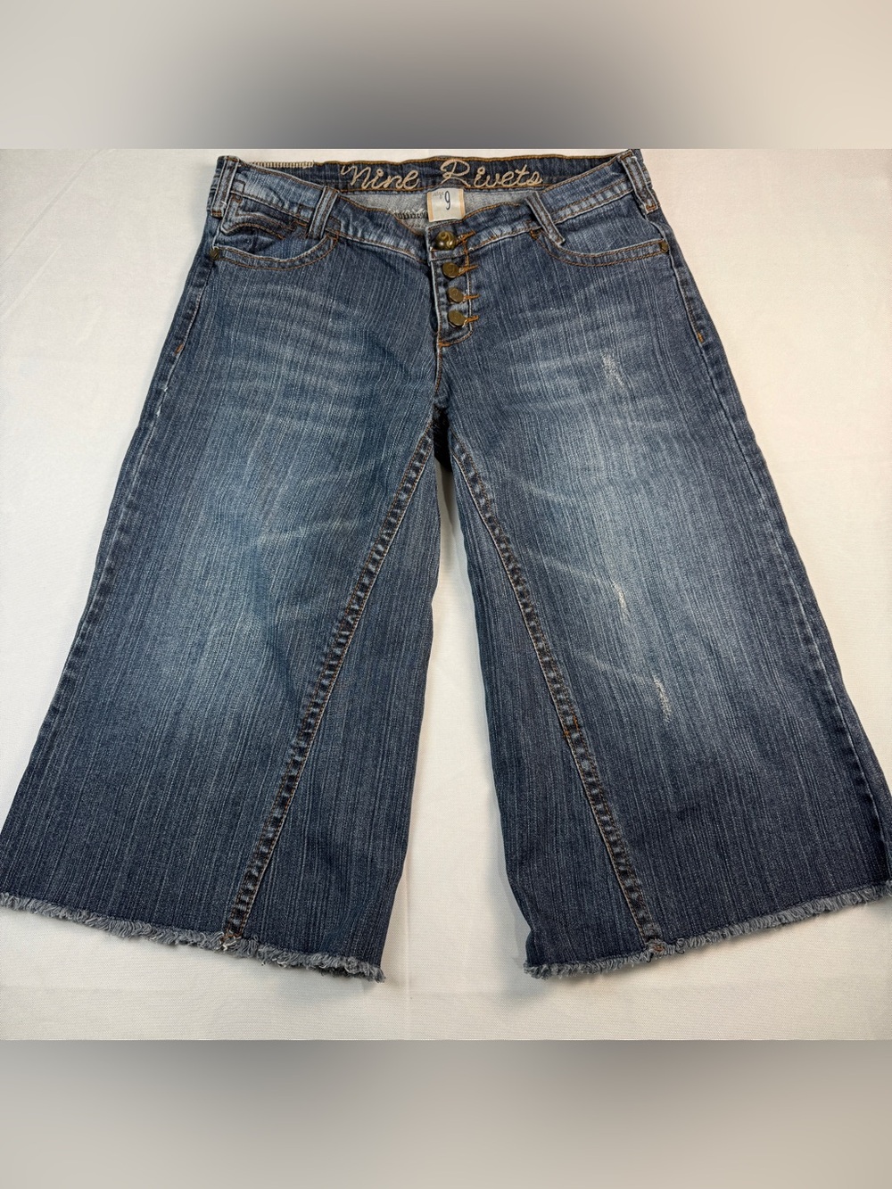 Nine Rivets Y2K Jeans Size 9 Wide Leg Cropped Embroidered Button Fly Denim